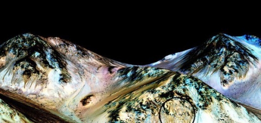 Когда на этой неделя появились новости о том, что на Марсе течет жидкая вода, мир буквально сошел с ума и заболел Красной планетой в очередной раз. Существование воды (в жидком состоянии) было подтверждено учеными NASA, она течет на поверхности планеты, превращая пустынный мир в настоящий оазис. По