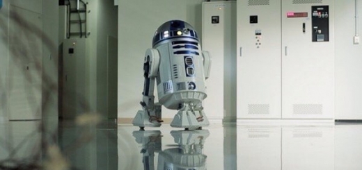 Передвижной холодильник со встроенным проектором Aqua R2-D2 из «Звездных войн» предлагается за $9 000