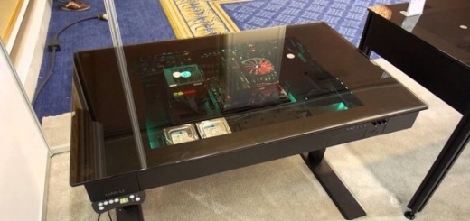 Компьютерный корпус в формате регулируемого стола