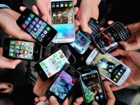 Рост продаж смартфонов впервые замедлился